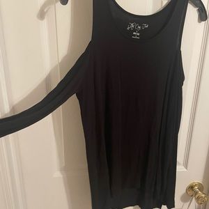 Hippie Rose, Tunic length, cold shoulder long sleeve cozy tee, medium